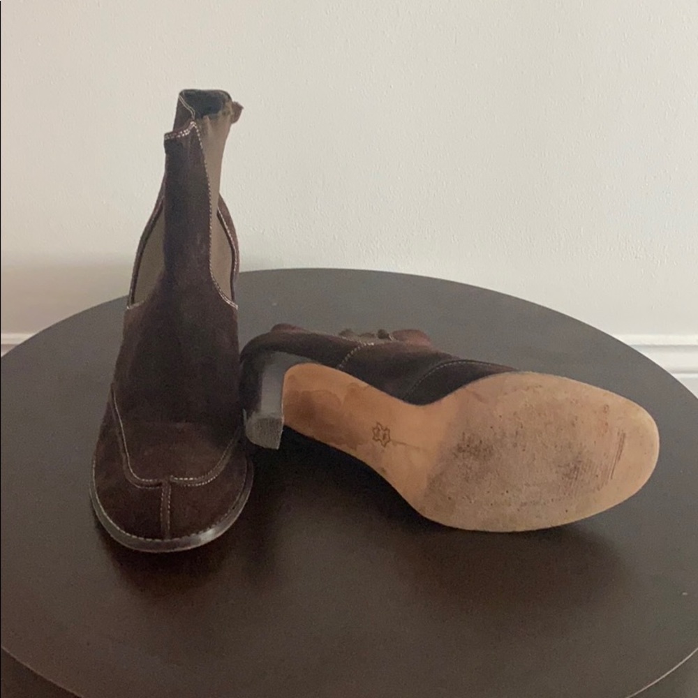SHOES - Picture 3 of 4
